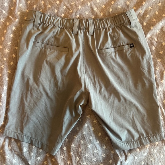 Banana Republic men’s gray shorts - size 34 9” inseam - Picture 5 of 6